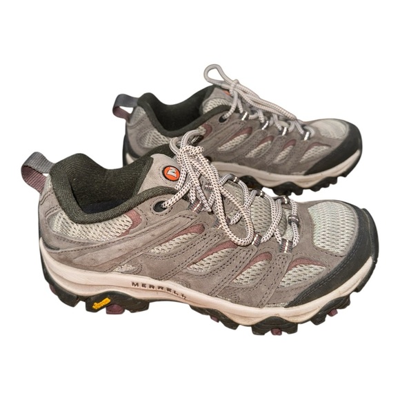 Merrell Gray and Black Sneakers with Mesh Upper and Thick Sole - Picture 2 of 6